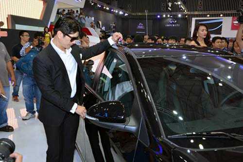 Ô tô tết sớm, xe mới ra đã giảm giá chống ế