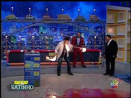 Cháy mặt khi biểu diễn thổi lửa trên truyền hình