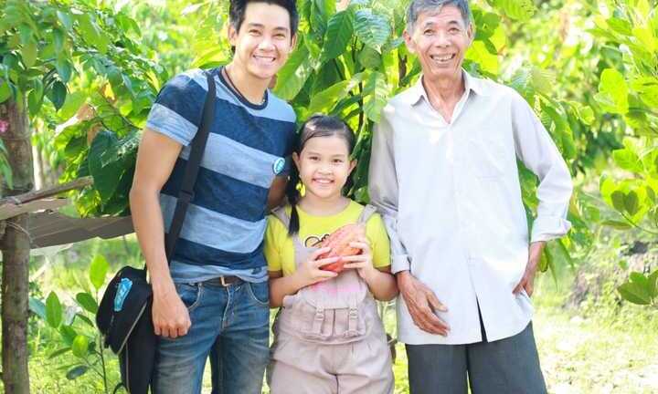 Phùng Ngọc Huy trải nghiệm du lịch miền Tây bằng xe lam