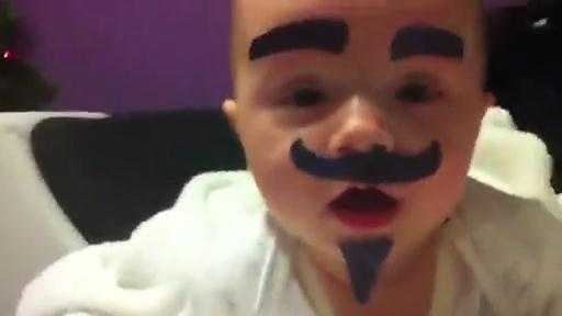 Khi các ông bố trông con