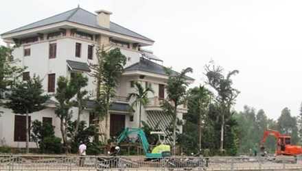 Xử phạt gia đình cựu phó chủ tịch tỉnh lấn chiếm đất công
