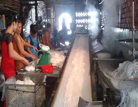 Vợ chồng triệu phú bánh hỏi