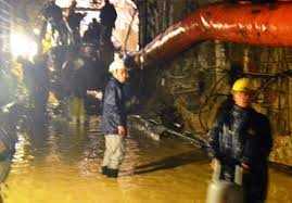 Vụ sập hầm: Đã đưa được ống hút nước vào hầm