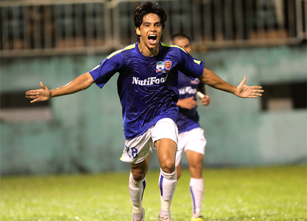 'Em trai Kaka' thất nghiệp ở V-League?