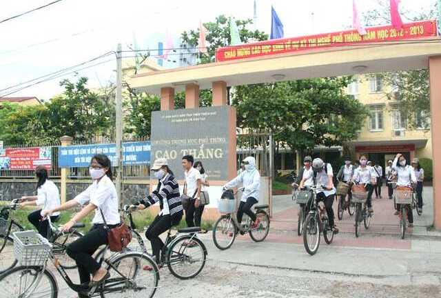 Kỷ luật hiệu trưởng THPT Cao Thắng