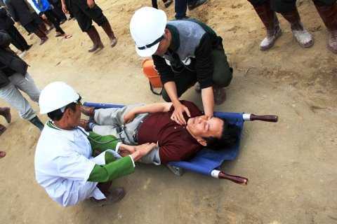 Sập hầm thủy điện Đạ Dâng: Đêm nay 12 công nhân sẽ được giải cứu