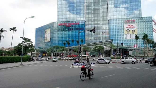 Trung tâm thương mại Hà Nội đìu hiu ngóng Tết