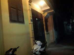 Án mạng kinh hoàng ở Hà Nội: Chồng trẻ đoạt mạng vợ bằng chân bàn