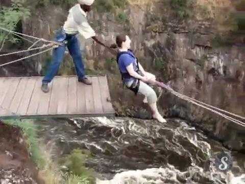 Không dành cho người yếu tim