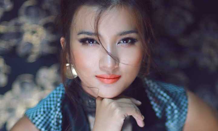 Kim Tuyến khoe vẻ đẹp rạng rỡ không tì vết