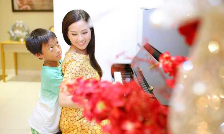 Hoa hậu Thu Hoài khoe biệt thự triệu USD