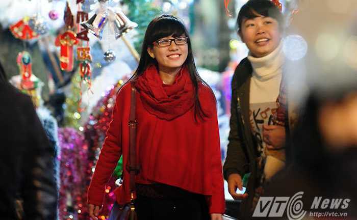 Thời tiết Hà Nội và TP.HCM 'đối nghịch' ngày Noel