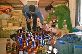 'Phù phép' rượu Lào giá rẻ thành Chivas Regal