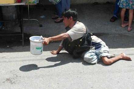 Dẹp loạn ăn xin: Hà Nội có làm như TP.HCM?