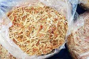 10 tấn da trâu bò nghi dùng làm mực xé