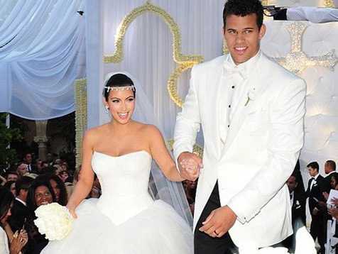 Váy cưới đắt nhất thế giới trị giá nửa triệu USD của Kim Kardashian