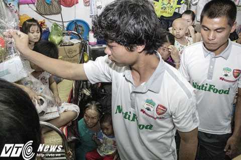 Công Phượng, Đông Triều thăm bệnh nhân ung thư