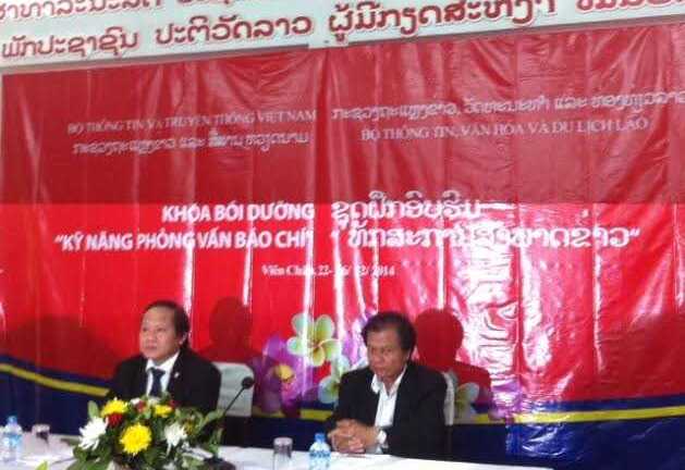 Bế giảng khóa học 'Kỹ năng phỏng vấn báo chí' cho các nhà báo Lào