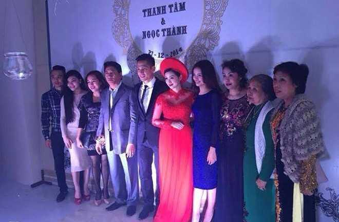 Tâm Tít lộ bụng bầu trong lễ đính hôn bí mật với đại gia