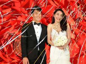 Ông nội Thủy Tiên trốn viện về tặng quà cưới cho cháu