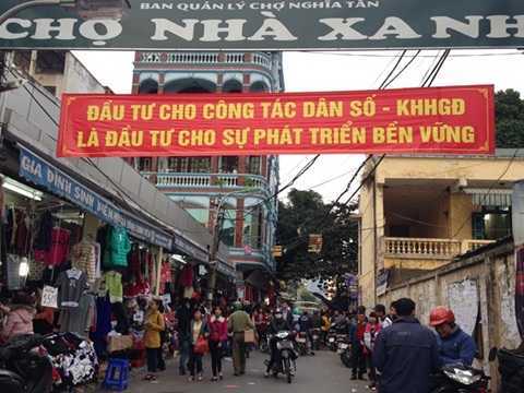 Nghịch lý có đất giải phóng mặt bằng nhưng chợ vẫn chây ỳ lấy lòng đường kinh doanh