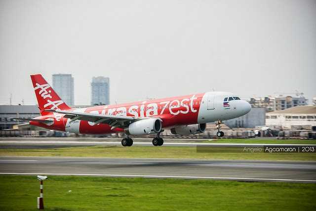 Thêm máy bay chở 184 người của AirAsia gặp sự cố