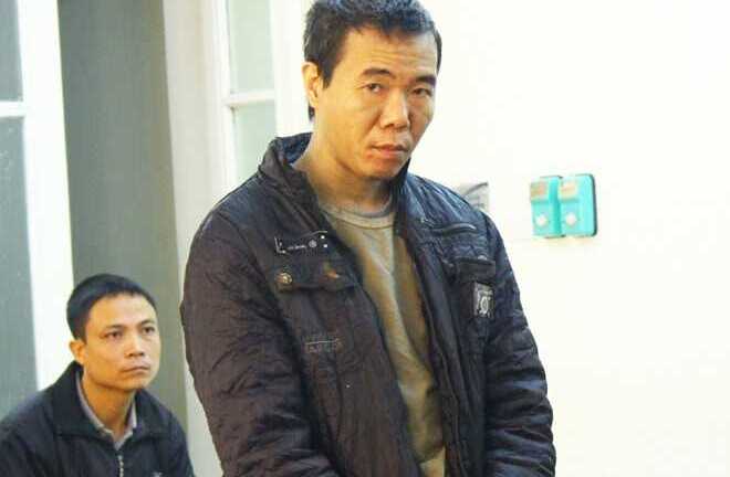 'Ngáo đá' cướp ôtô Mercedes, gây tai nạn liên hoàn