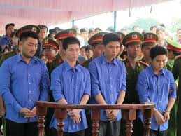 Trộm chó bắn chết 3 người: 1 án tử và 32 năm tù