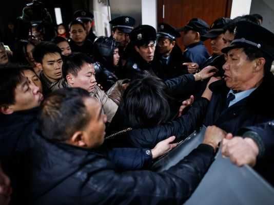 Giẫm đạp đêm giao thừa ở Thượng Hải, 35 người chết