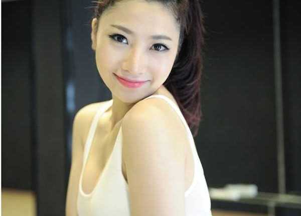 5 cô giáo thể dục khiến dân mạng chao đảo