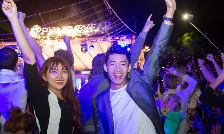 Vũ công Quang Đăng tình tứ cùng hotgirl Nha Trang