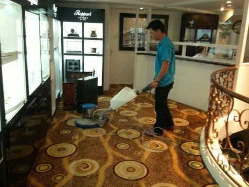 Vì sao nên giặt thảm thường xuyên