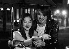 Maya hóa thân thành bà già tóc bạc