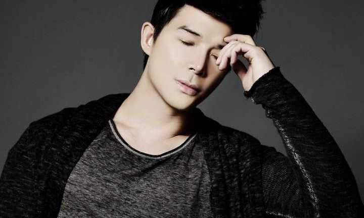 Nathan Lee bén duyên với nghề MC