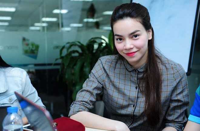 Hà Hồ sành điệu bên xe sang mới tậu hơn 3 tỷ