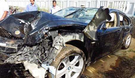 CSGT lái xe hất tung tổ tuần tra: Chủ xe BMW đang bị truy nã?