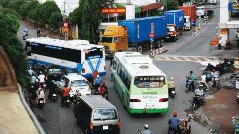 Điều tra việc chiếm đoạt gần 300 triệu đồng trợ giá xe buýt