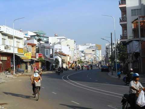 Di chuyển theo đường cong không bật tín hiệu: 'Cấm CSGT thổi phạt'