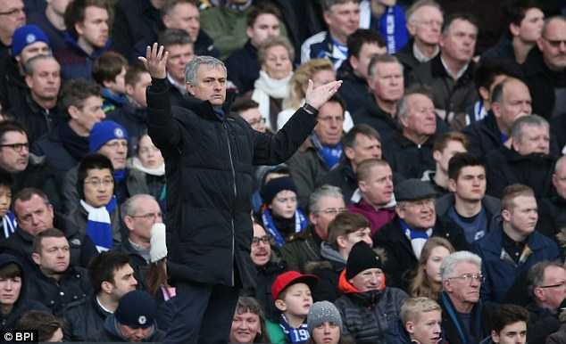 Jose Mourinho phải thay đổi cách ứng xử