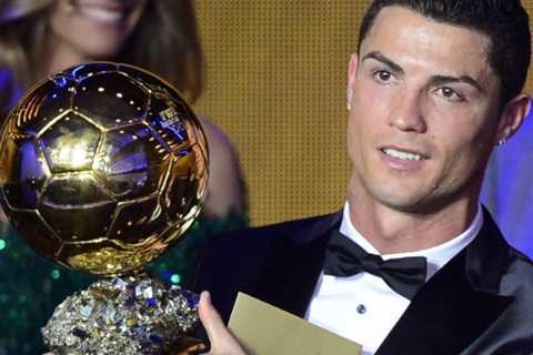 Thủ quân tuyển Việt Nam gạch tên Ronaldo, Messi khỏi QBV FIFA