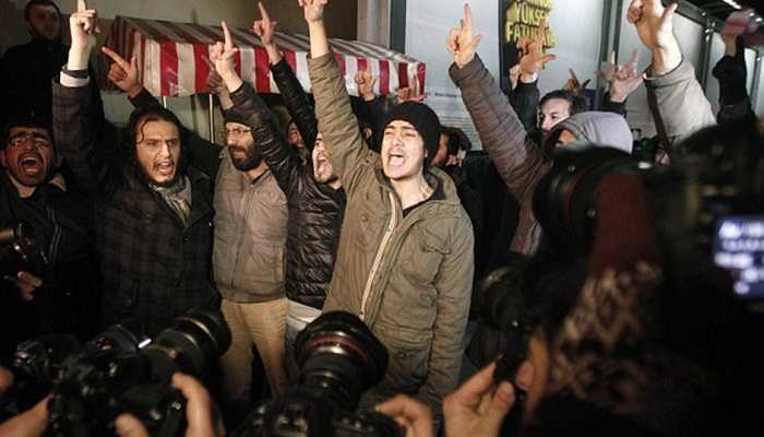 Cộng đồng Hồi giáo phẫn nộ hình ảnh của Charlie Hebdo