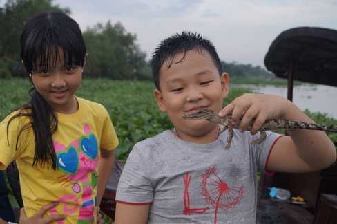 Lâm Thanh Mỹ vận dụng tài diễn xuất chuyên nghiệp trong 'Cha con hợp sức'