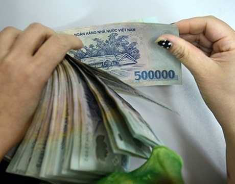 Người Việt đang thắt chặt chi tiêu