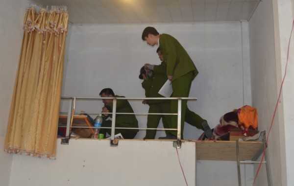 Hai thi thể với hàng chục nhát dao trên người: Hai người tự hạ sát nhau?