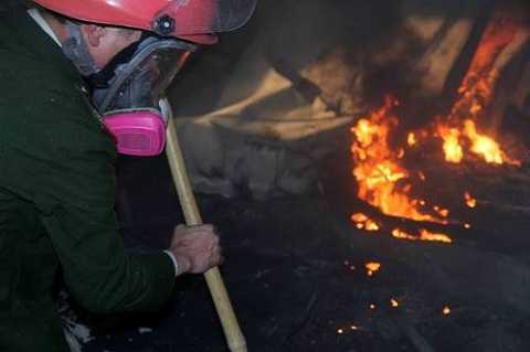 Nghệ An: Xưởng sản xuất, chế biến gỗ bùng cháy dữ dội