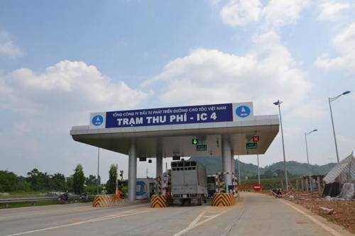 Cao tốc dài nhất Việt Nam thu hơn 200 tỉ đồng trong 3 tháng