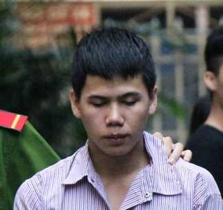 Thiếu nữ 13 tuổi giấu 'trai lạ' trong tủ áo quần