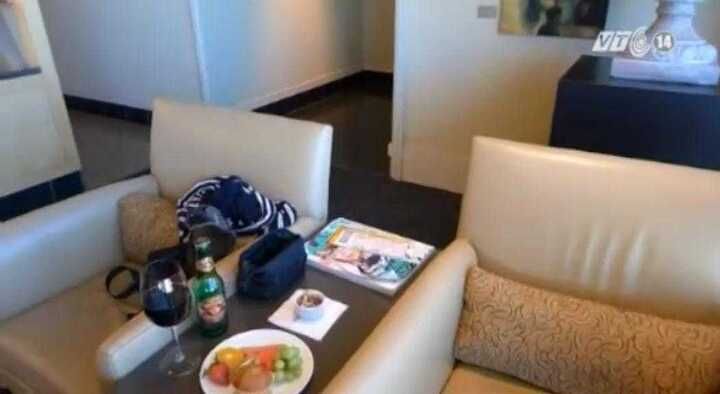 Bên trong khoang máy bay hạng nhất của hãng hàng không nổi tiếng nhất