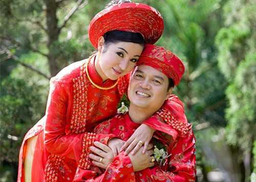 Thúy Nga bị phản ứng vì có chồng vẫn làm đám cưới với người khác