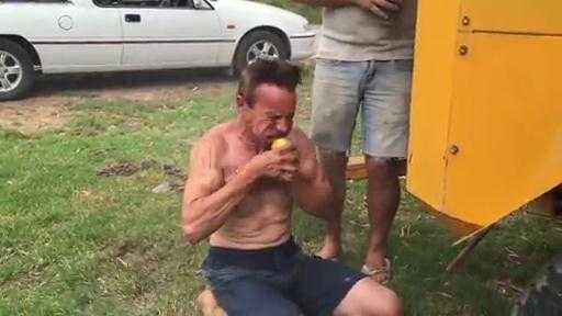 Thách đấu uống bia quái đản chưa từng thấy